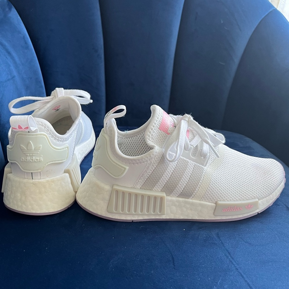 Adidas NMD_R1 white and pink size 5